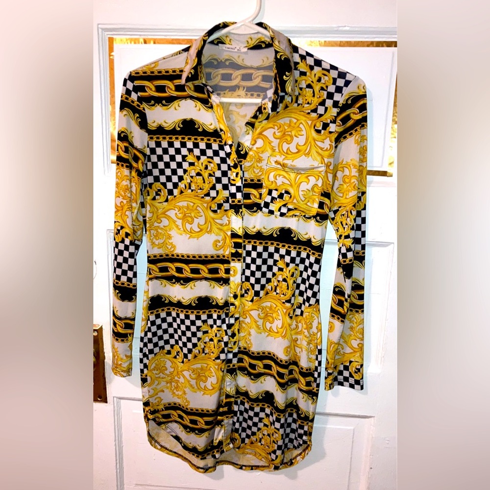 Timing brand button up shirt (Small)